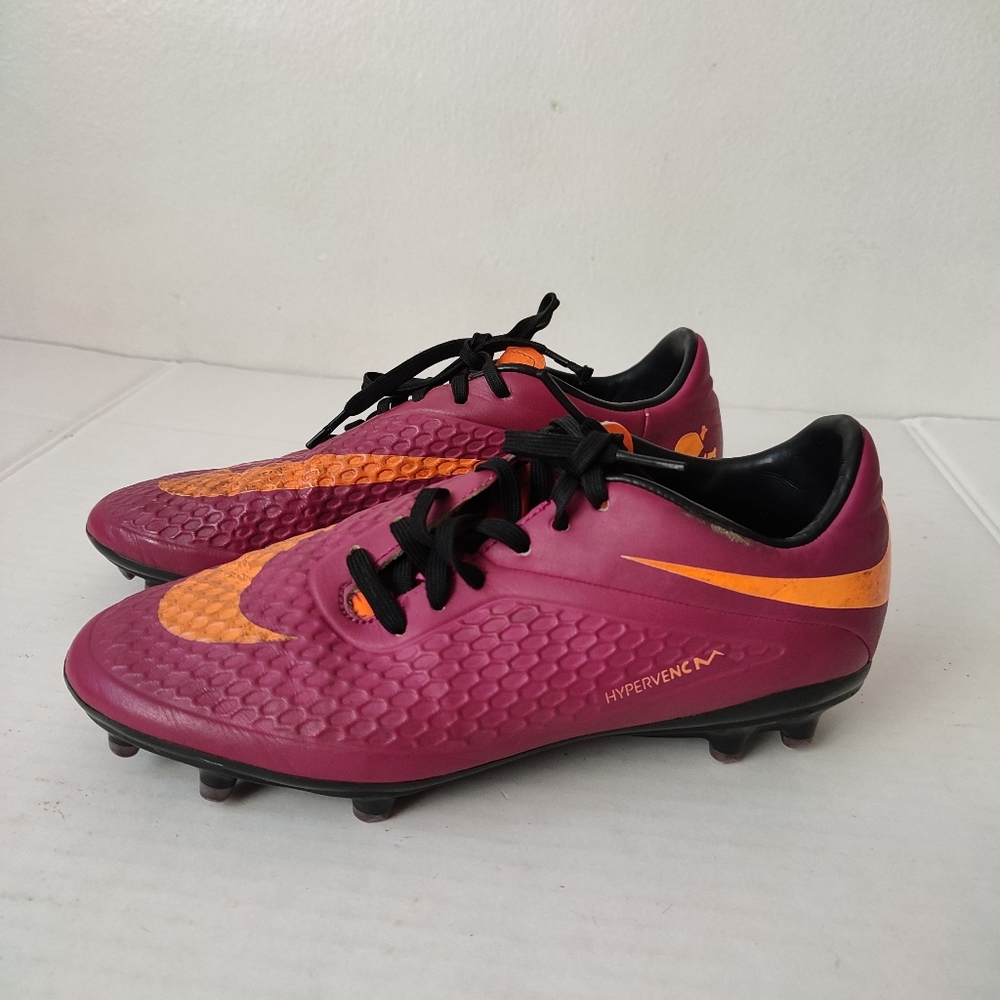 Nike Cleats - Picture 3 of 16
